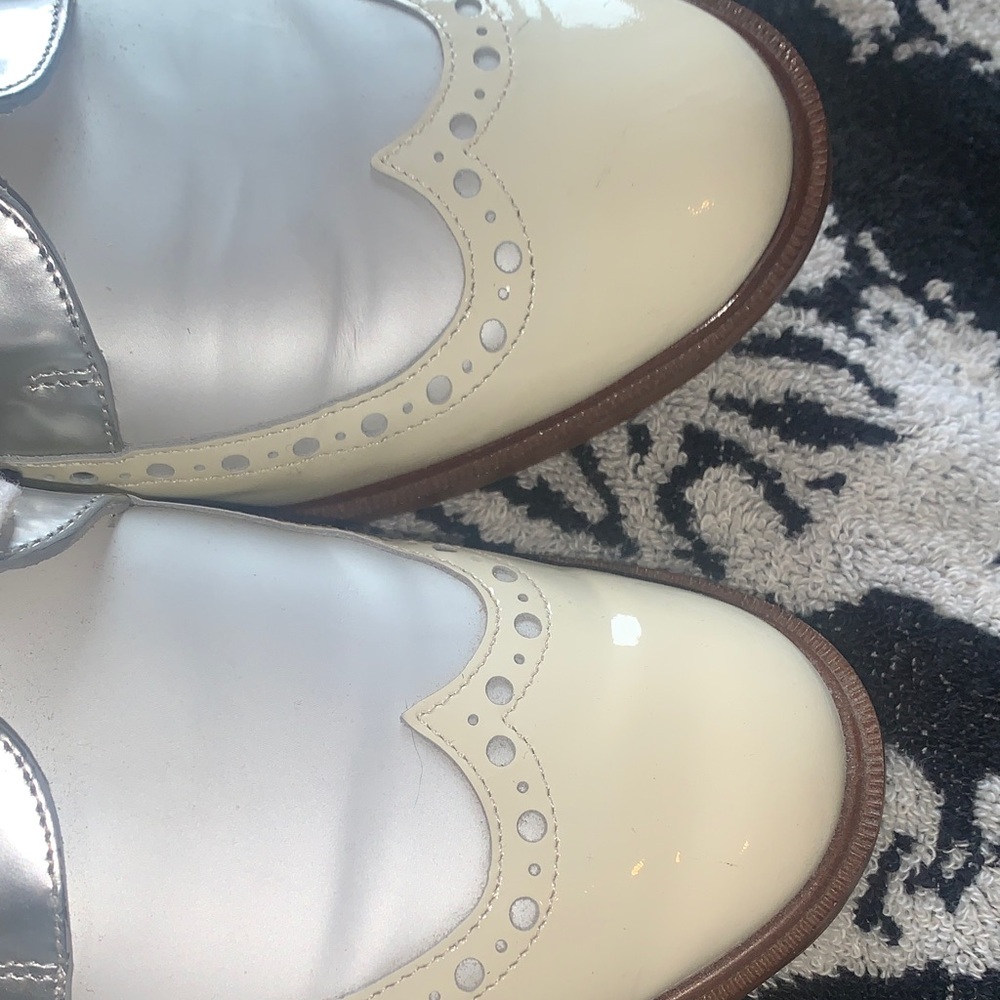 Robert Clergerie Cream and Gray Leather Loafers - Picture 4 of 8